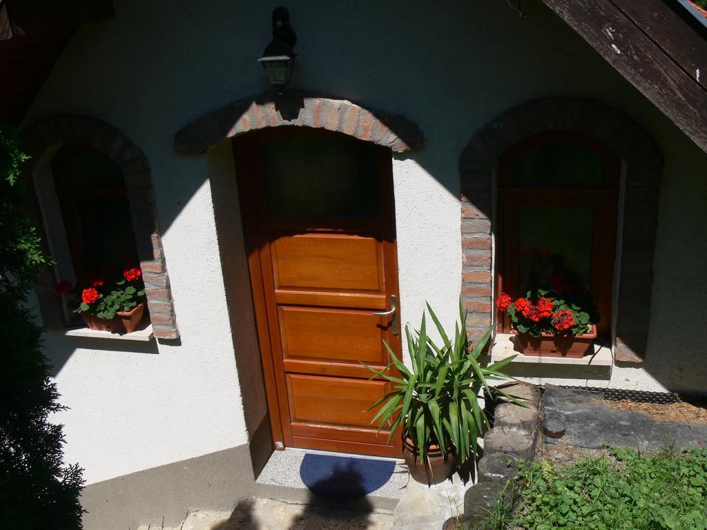 Szalma Vendeghaz Otel Mogyorosbanya Dış mekan fotoğraf